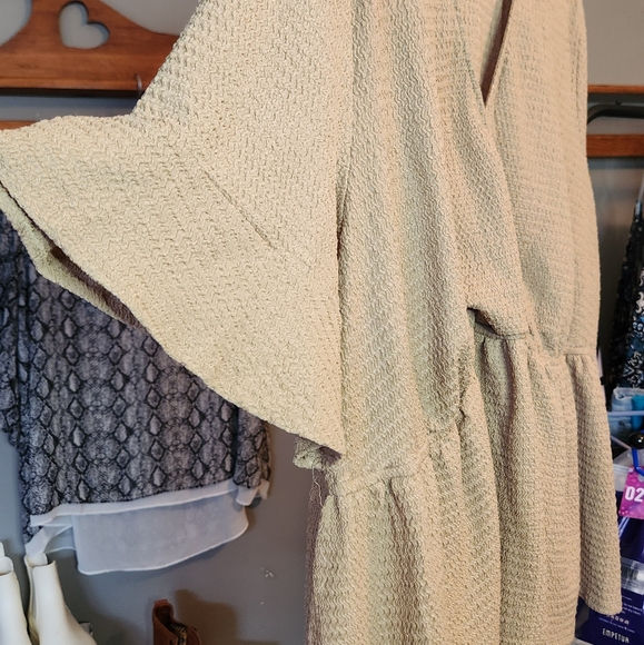 Mocha color wrap like top - Picture 2 of 3